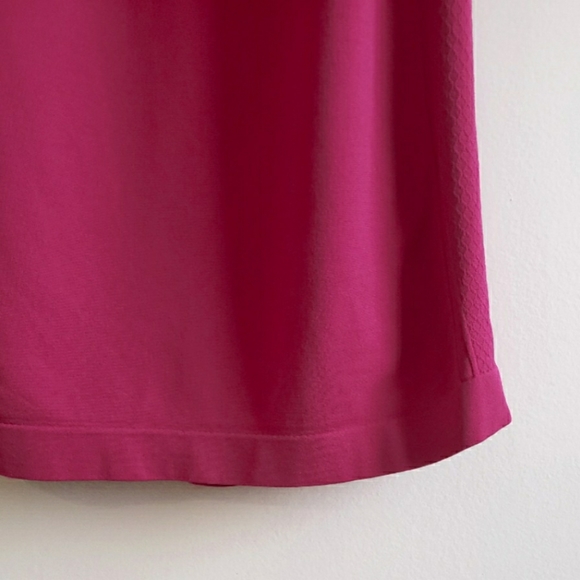 Fabletics Seamless Tank - Picture 4 of 9